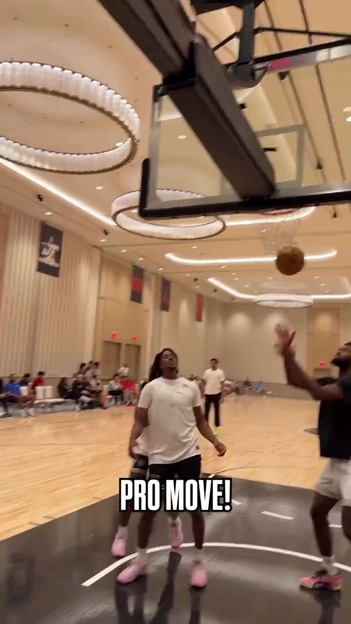 保罗在拉斯维加斯精英训练营 再秀招牌翻身跳投