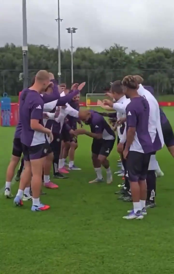 值得期待姆贝乌莫在曼联的首次训练让人感觉活力满满