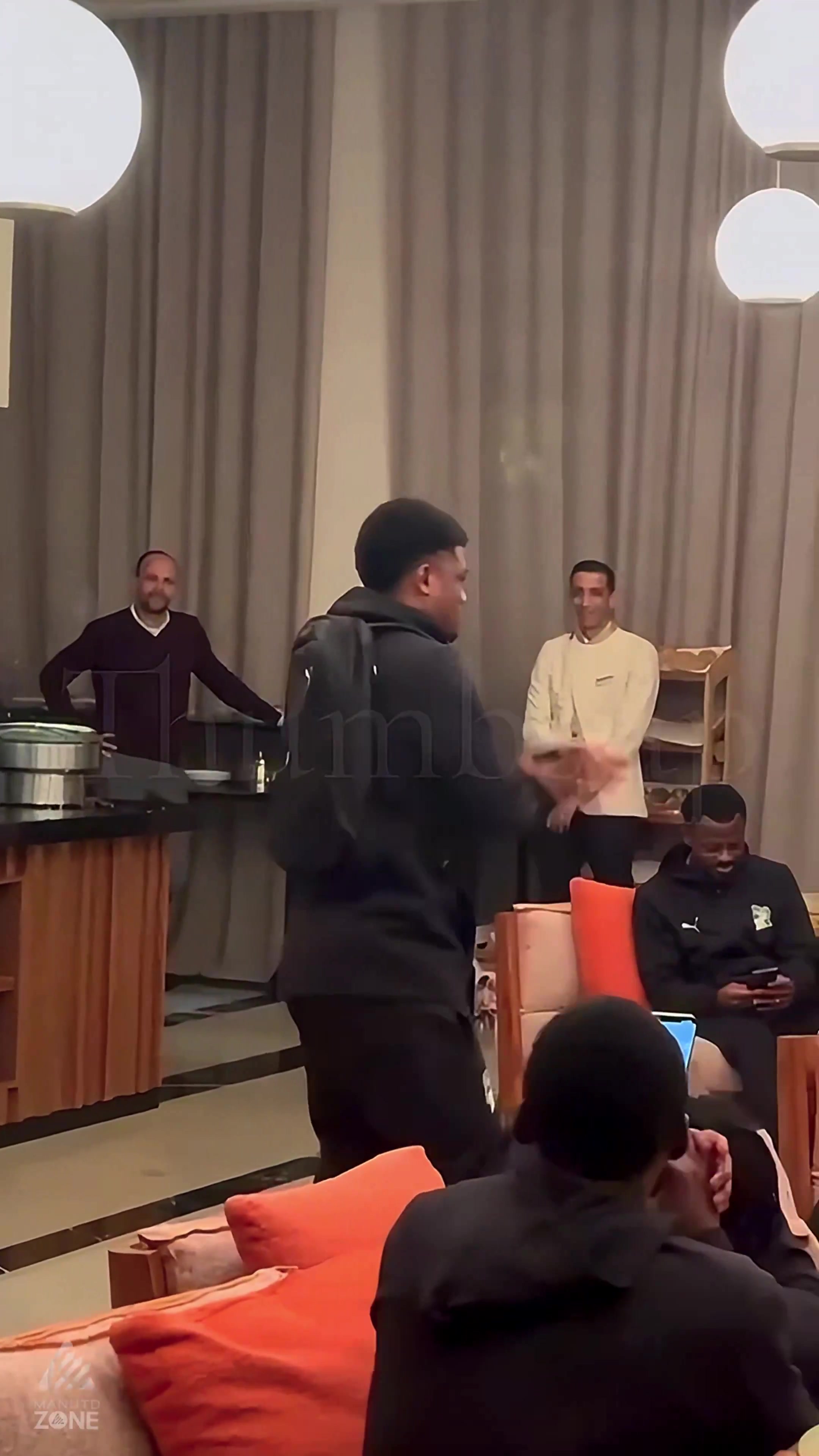 未来领袖阿马德这个年纪就有影响力啦这小子是真放得开