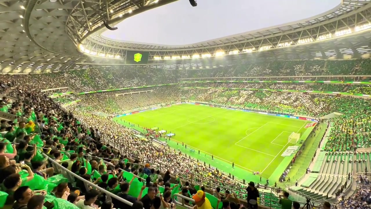 氛围不要太好现场实拍国安赛前tifo真的太有牌面了